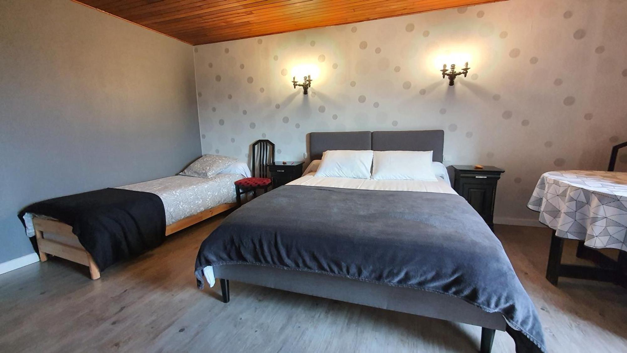 Bed and Breakfast La Grange Des Roches Roses Anchenoncourt-et-Chazel Экстерьер фото